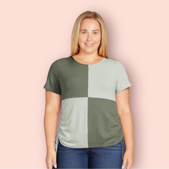 Color-block Ribbed Top with Ruched Sides - Picture 2 of 4